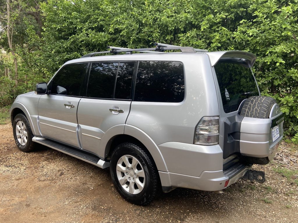 Mitsubishi Montero Silver photo 5