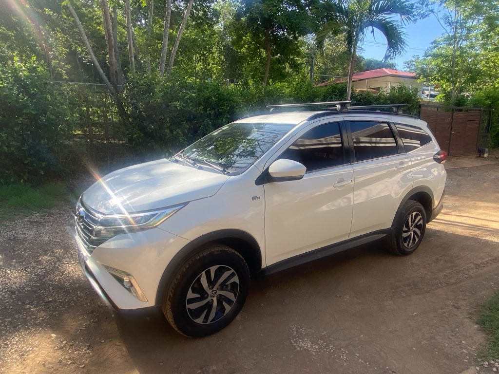 Toyota Rush photo 2